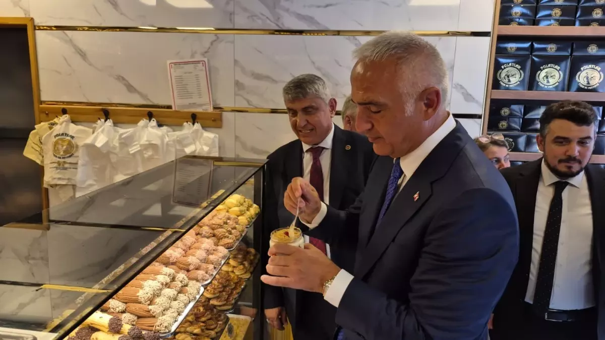 Bakan Ersoy Ereğli’de Esnafı Ziyaret Etti