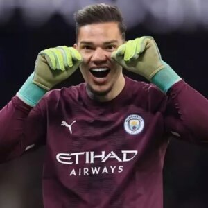 edersondan galatasaray taraftarini heyecanlandiran hamle 2XdMDMiW