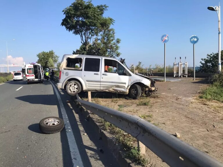 rizede-trafik-kazasi-2-yarali-egLJDGLE.jpg