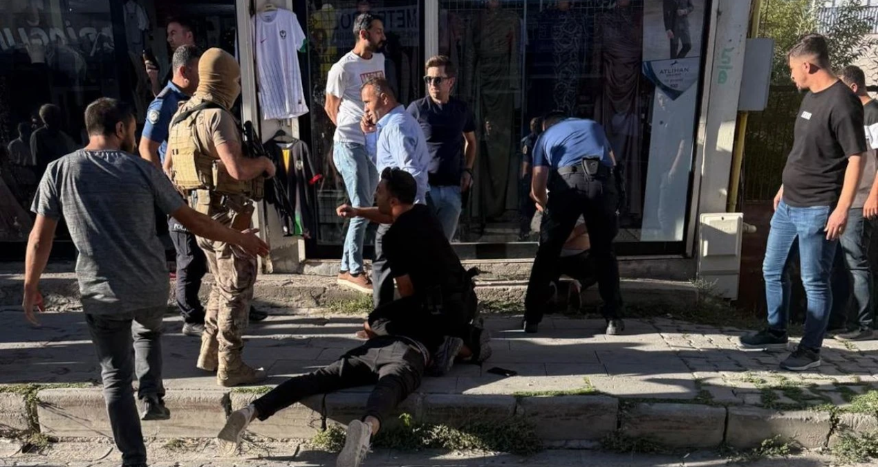 Muş’ta 3 kişinin öldüğü silahlı kavgayla ilgili 6 kişi tutuklandı