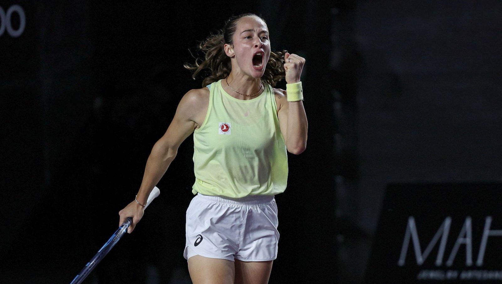 zeynep sonmez cin acikta 3 tura yukseldi tgqfKtgk