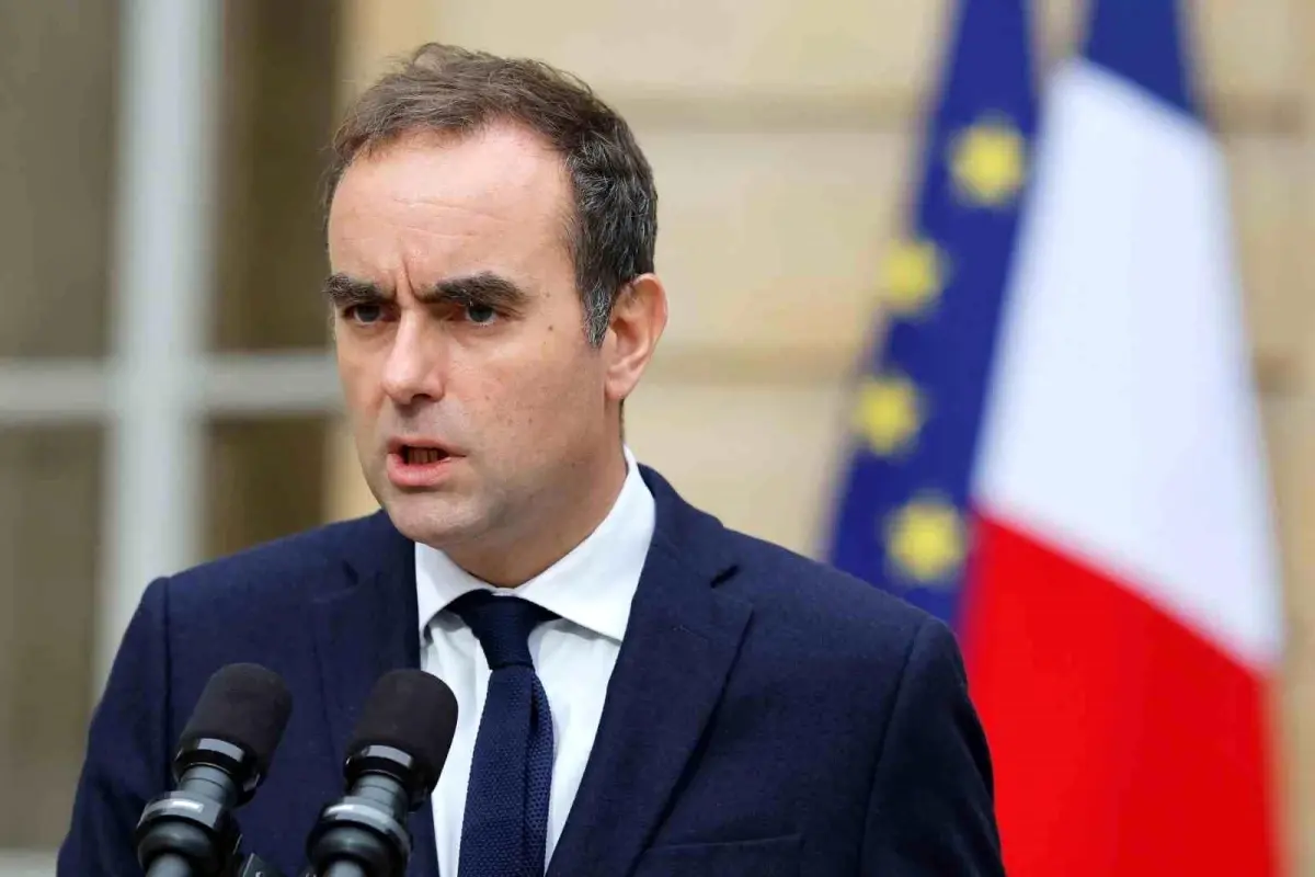 fransada yeni siyasi kriz macron lecornuyu yeniden basbakan secti bx4F86ss