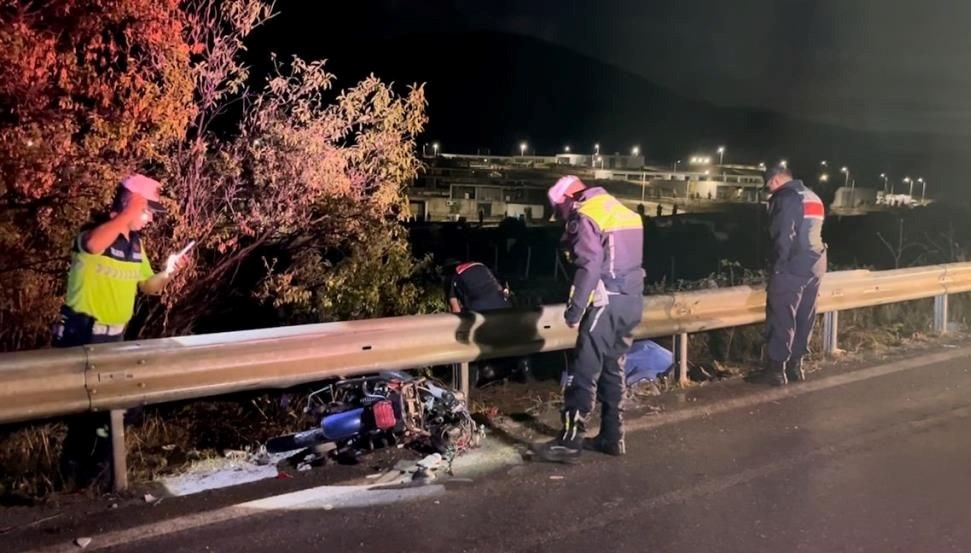 İzmir’de feci kaza: Elektrikli bisikletteki iki kişi öldü