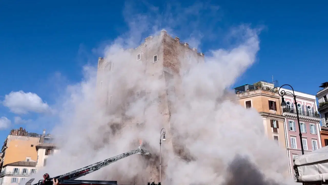 orta cagdan kalma kule restorasyon sirasinda coktu UvxgaJCa.jpg