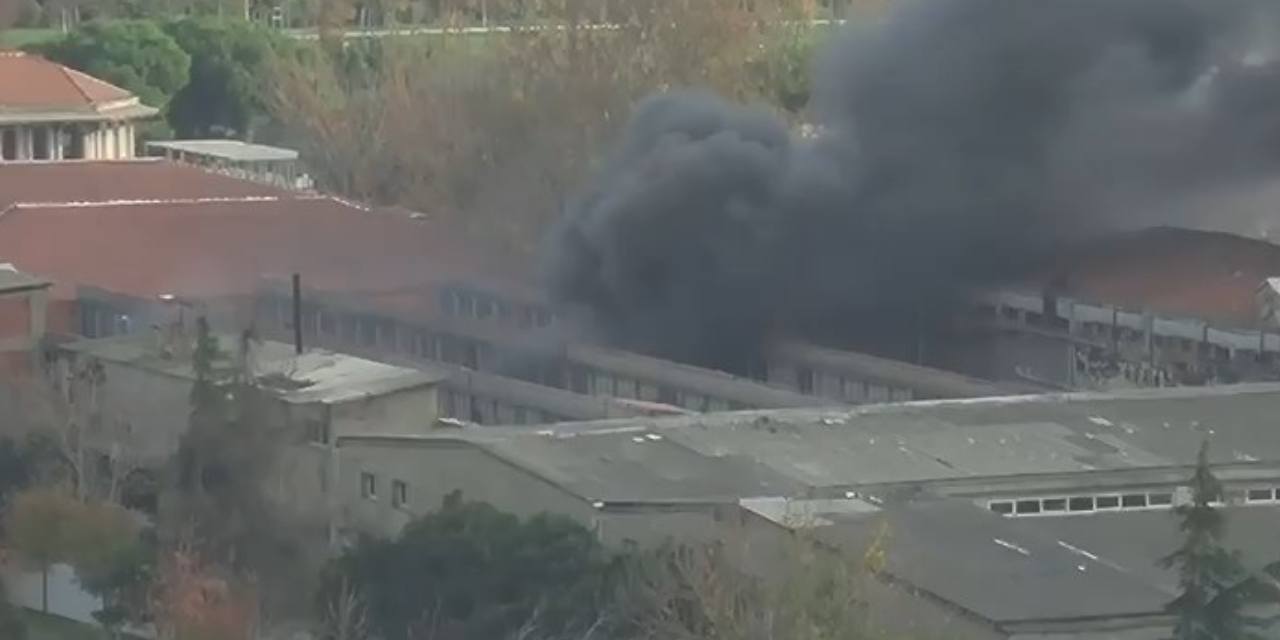 Bakırköy’de tekstil fabrikasında yangın!