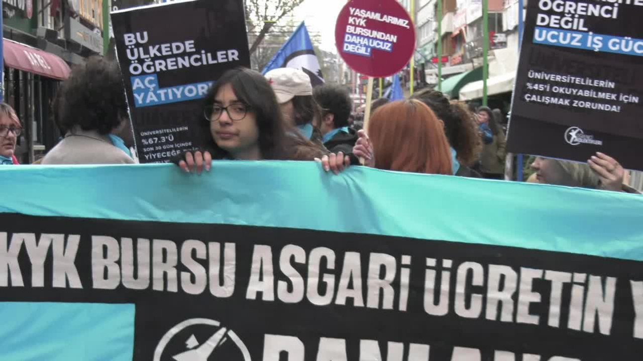 Meclis’e yürümek isteyen 10 öğrenci gözaltına alındı