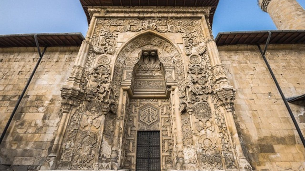 Selçuklular sanatta nasıl bu kadar yükseldi?