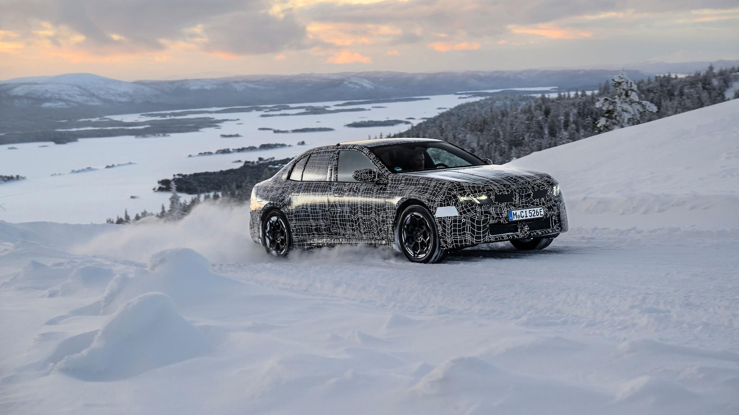 BMW i3 Neue Klasse prototipi buz pistinde test edildi