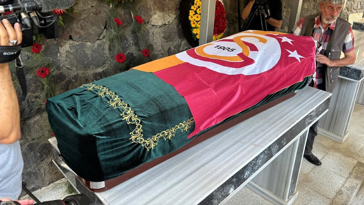 Gazeteci aziz ustel son yolculuguna ugurlandi xzg7pLDG
